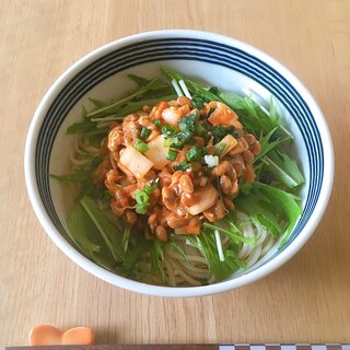 簡単ピリ辛ランチ☆キムチ納豆にゅう麺♪